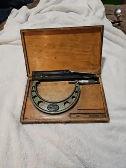 VINTAGE MITUTOYO 103-219 OUTSIDE OD MICROMETER 4-5IN .0001” BRAZIL