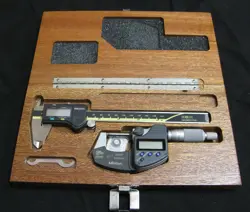 MITUTOYO 2 PC DIGIMATIC CALIPER/MICROMETER TOOL SET
