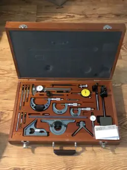 MITUTOYO SERIES 513 ASSORTED MACHINIST'S TESTING SET IN WOODEN CASE