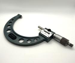 MITUTOYO OUTSIDE MICROMETER, VERNIER AND DIGIT INDICATOR - NO. 193-215, 4-5