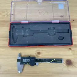 MITUTOYO 500-195-30 - DIGIMATIC CALIPER, 4 INCH /100MM, FOR PARTS OR REPAIR