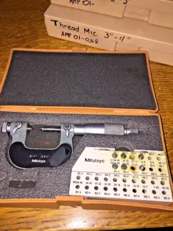 MITUTOYO SCREW THREAD MICROMETER NO. 126-137 0-1