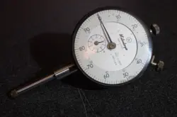 VINTAGE (1976) MITUTOYO DIAL INDICATORS (2) W/ DIFFERENT RANGES & MAGNETIC BASE