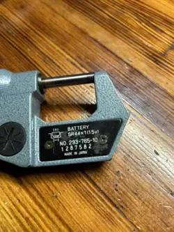 MITUTOYO DIGITAL MICROMETER 0-1