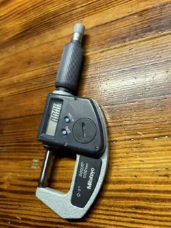 MITUTOYO DIGITAL MICROMETER 0-1