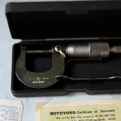 MITUTOYO MICROMETER MODEL 103-260 0-1” .0001” M120 ORIGINAL CASE