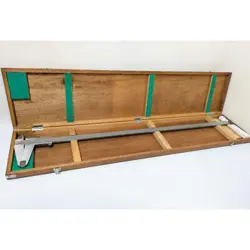 MITUTOYO VERNIER CALIPER 1000MM WITH WOODEN CASE VG CONDITION LIMITED FROM JAPAN