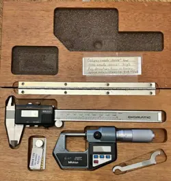 MITUTOYO DIGITAL CALIPER CD-6” P    0-1” MICROMETER NO.293-765-10