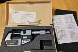 MITUTOYO DIGITAL DISC MICROMETER MODEL 323-711-10 GMA-1