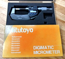 MITUTOYO STRAIGHT BLADE MICROMETER DIGIMATIC LCD BLM-25M 422-230 GOOD CONDITION