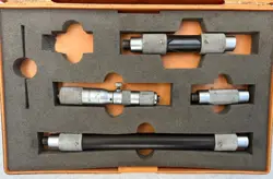 MITUTOYO INSIDE MICROMETER SET (INCOMPLETE)-INCLUDES: MICROMETER PLUS 2