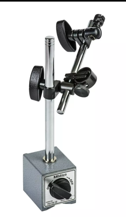 MITUTOYO MAGNETIC BASE 7011 S -10 WITH MITUTOYO DIAL INDICATOR 2046 S