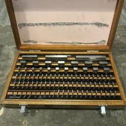 MITUTOYO GAGE BLOCK SET 516-902 BE1-81-2 GRADE 2
