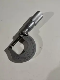 MITUTOYO 0-1 INCH MIC OUTSIDE MICROMETER .0001 WITH DECIMAL EQUIVALENTS ON FRAME