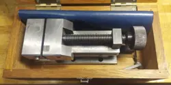 MITUTOYO 930 SERIES PRECISION SINE VISE 70MM WIDE X 30MM DEEP. #801