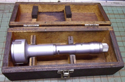 345 = MITUTOYO INTRIMIK TRI-MIC BORE MICROMETER 1.6 - 2.0 640515 1 DIV. 0.0002
