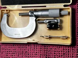 104-165 MITUTOYO MICROMETER W/ INTERCHANGEABLE ANVILS 0-2
