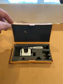 MITUTOYO 117-107 ANVIL MICROMETER 0-1