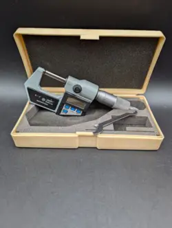 MITUTOYO 395-711-30 SPHERICAL FACE MICROMETER 0-1