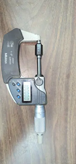 MITUTOYO DIGITAL MICROMETER 1-2 INCH, MODEL 293-341 IP65 COOLANT PROOF