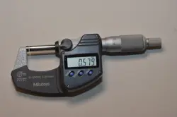 MITUTOYO DIGITAL MICROMETER_293-240 (METRIC ONLY)