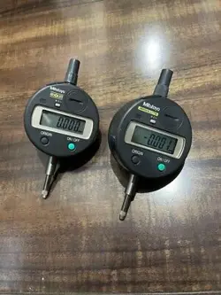 MITUTOYO DIGITAL DIAL GAUGE ID-S112 2 UNITS, 1 UNIT WITH STAND JAPAN