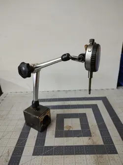MITUTOYO DIAL INDICATOR WITH MAGNETIC BASE