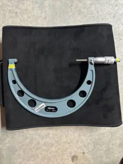 MITUTOYO OUTSIDE MICROMETER 6-7 NO.103-221
