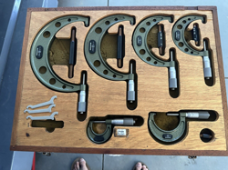 MITUTOYO MICROMETER SET 0-6
