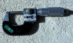 VINTAGE MITUTOYO --- 0-1 INCH .0001 MICROMETER NO. 193-211 AS PICTURED