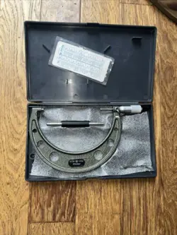 MITUTOYO OUTSIDE MICROMETER 103-142, 125-150MM  0.01MM, WITH CASE (C)