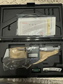 MITUTOYO 293-341-30 DIGITAL MICROMETER 1-2 INCH (25-50MM) WITH RATCHET STOP