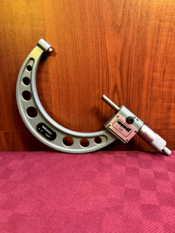MITUTOYO NO. 193-215 DIGIT OUTSIDE MICROMETER 200MM-225MM 0.01MM