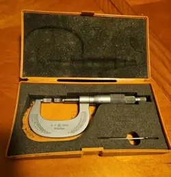 MITUTOYO NO  122-135 0-1” BLADE MICROMETER .0001