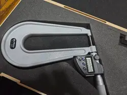 MITUTOYO 389-351 DIGITAL MICROMETER 0-1IN RANGE, 0.00005IN RESOLUTION, 0.001MM