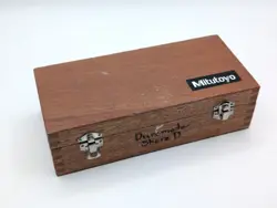 MITUTOYO DUROMETER HH-313 USED TYPE D - WITH WOODEN CASE