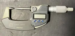 MITUTOYO 342-261 POINT MICROMETER DIGITAL 0-25MM RANGE .001MM