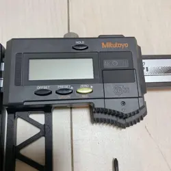 MITUTOYO DIGITAL CALIPER COOLANT PROOF CARBON CALIPER CFC-45GL