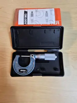 MITUTOYO 0-1 INCH MICROMETER NO 103-135 W/ CASE .0001 GRADUATIONS NEW  OLD STOCK