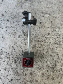 MITUTOYO NO 7010SN MAGNETIC BASE MADE IN BRAZIL