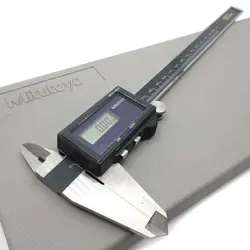 MITUTOYO DIGITAL CALIPER  200MM 20CM SOLAR CD-S20M 500-405 JAPAN