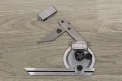 MITUTOYO UNIVERSAL BEVEL PROTRACTOR SET 187-906 W/ 187-105 ACUTE ANGLE & CLAMP