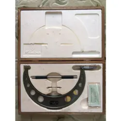 SET IN WOODEN
