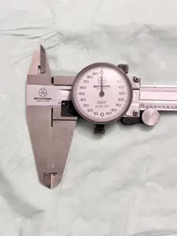 VINTAGE MITUTOYO DIAL CALIPER 505-627 W/PLACTIC CASE GREAT SHAPE
