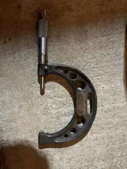 MITUTOYO MICROMETER 2-3 5075 VERY NICE CONDITION.