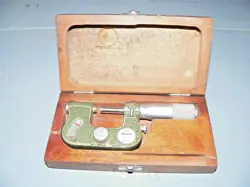 MITUTOYO INDICATING MICROMETER O-1 INCH .0001 NO.510-202 IN WOODEN CASE