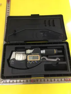 MITUTOYO DIGITAL MICROMETER QUANTUMIKE MDE25MX (293-140-30) USED JAPAN