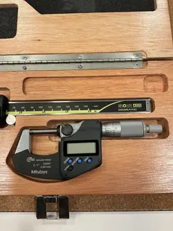 DIGITAL CALIPER MICROMETER