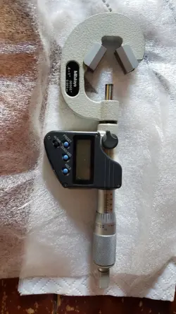 MITUTOYO 3-FLUTE DIGIMATIC V-ANVIL MICROMETER, 0.4-1