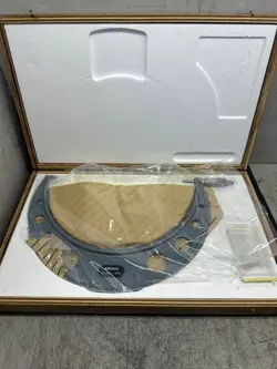 MITUTOYO OUTSIDE MICRO METER OM-300 (103-148) WITH SPECIAL CASE FROM JAPAN